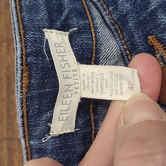 Eileen Fisher Jeans Women's sz 4 Petite Straight Leg Mid Rise Denim Jeans - Picture 6 of 9